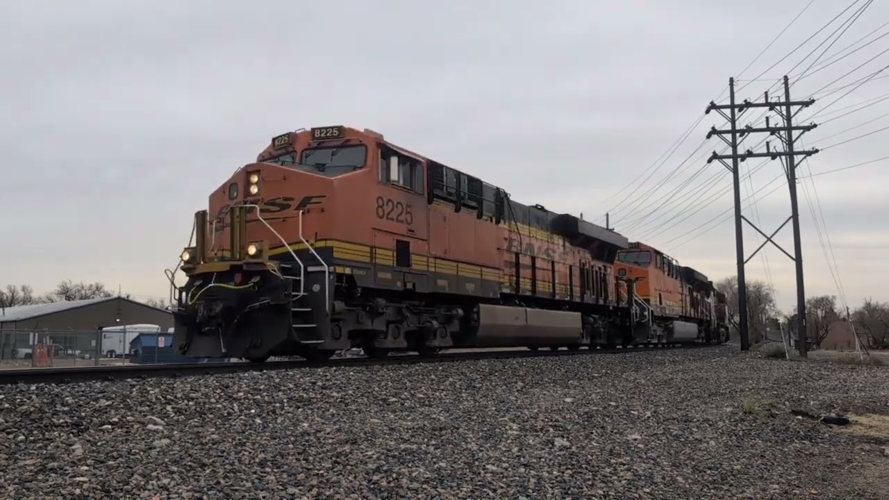 Fire Trucks responding plus manifests and Z trains!