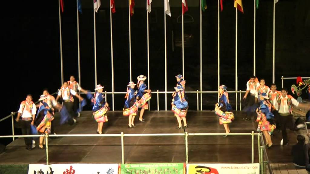 Peruvian folk dance: Huaylarsh de Carnaval