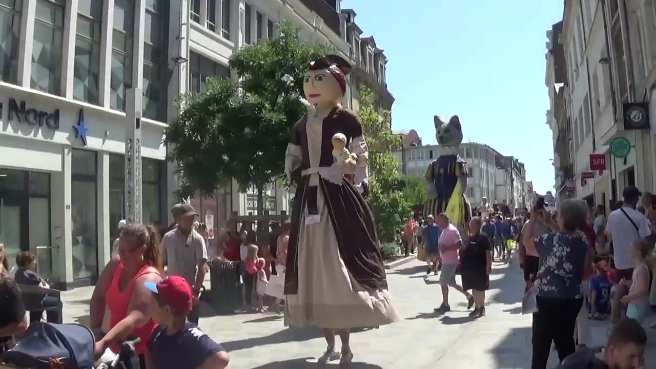Gayant 2023 parade des GEANTS d'ici et d'ailleurs Douai le 08 juillet 2023
