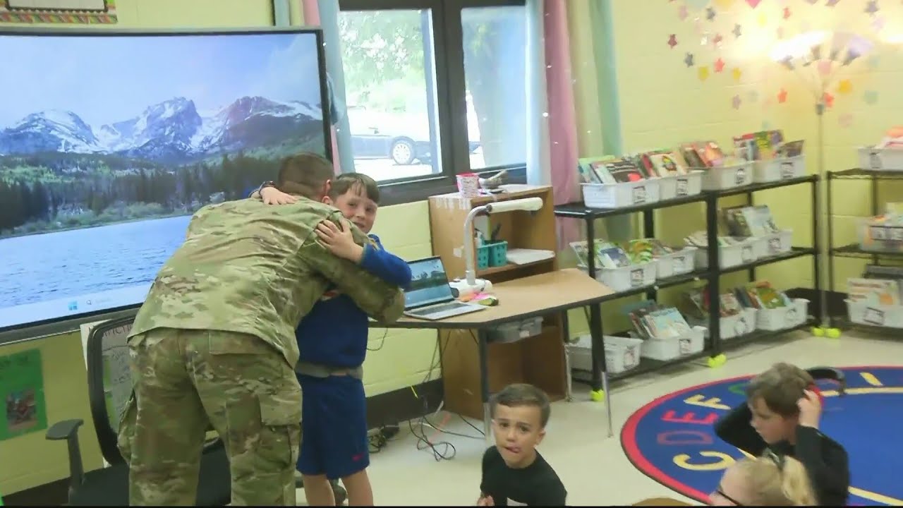 Army dad surprises son at school after 8-month deployment