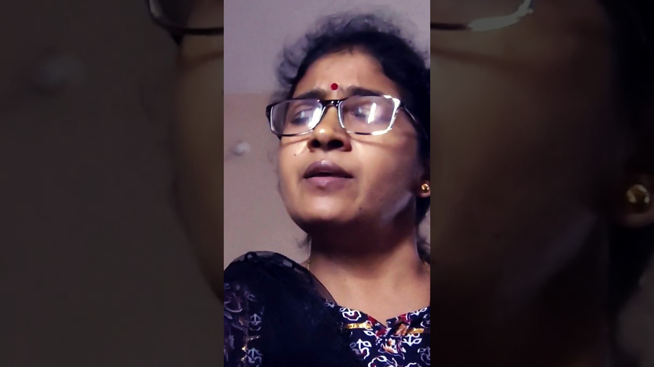 🚣&zwj;♀️Navika re vara vahe re | Meenakshi Holkar | shorts #shortsvideo #shortsfeed