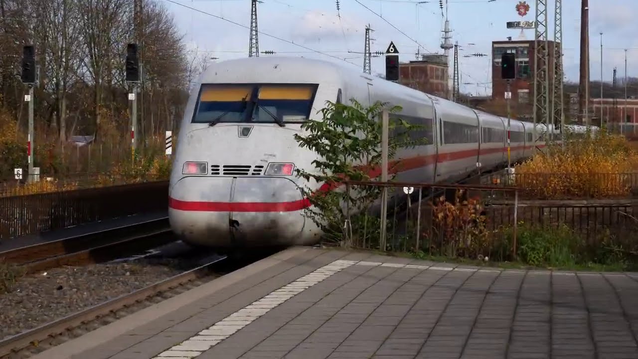 Züge in Bochum HBF (FULL HD)