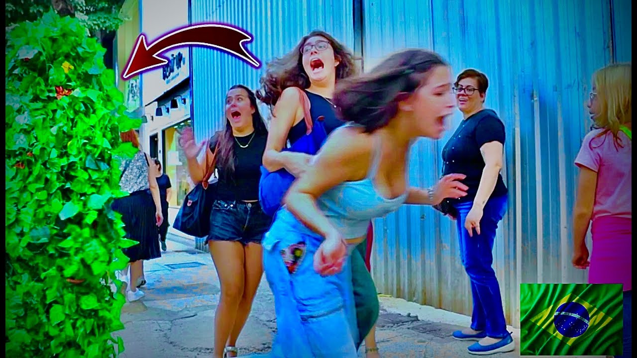 Pegadinha - Elas tomaram o maior susto da vida delas - Homem Moita - Bushman Prank