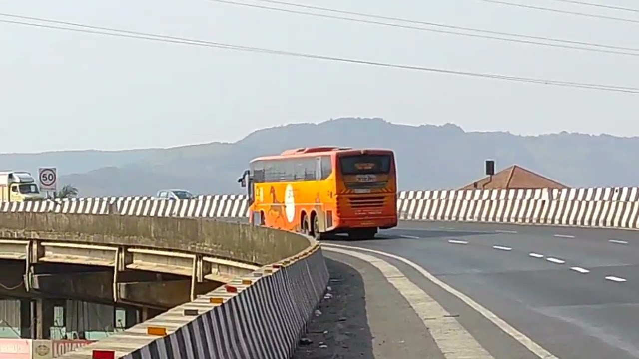 Msrtc Scania Multiaxel Bus || Volvo B8R on Mumbai - Pune Express way