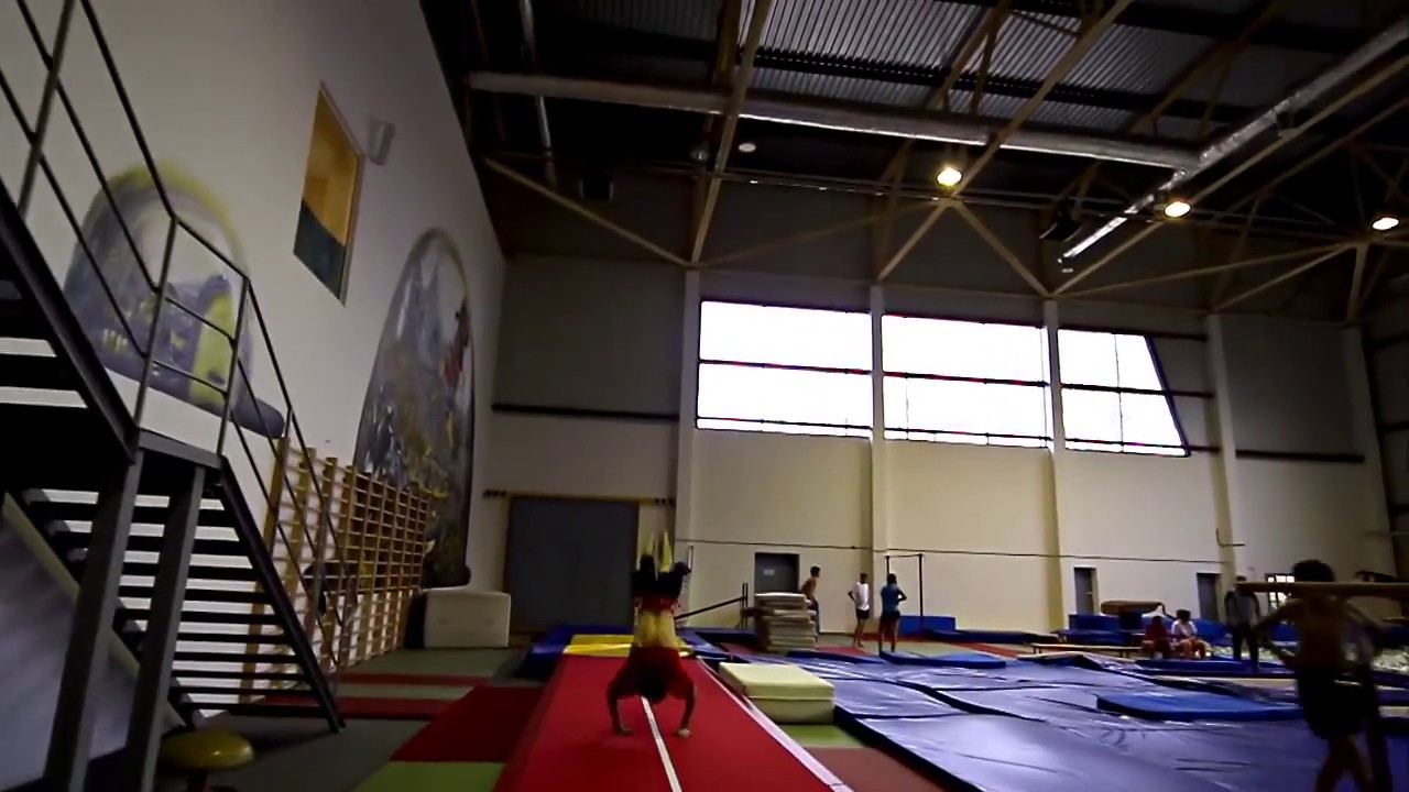 FLying man. Amazing acrobatics skills. Wow jumps!