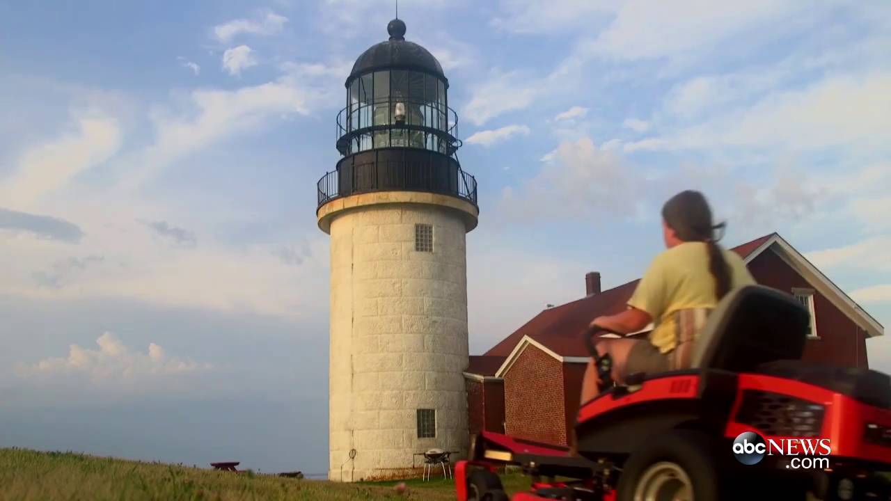 Couple Leaves It All Behind for Dream Job at Remote Lighthouse