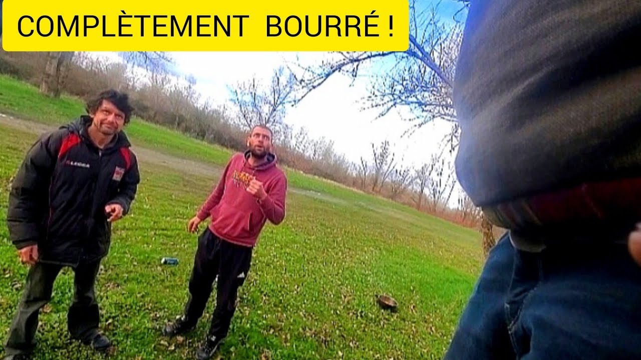 2 MECS FRAPPENT À MA PORTE !