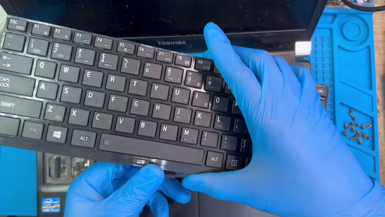 TOSHIBA PROTEGE R930 Keyboard Replacement