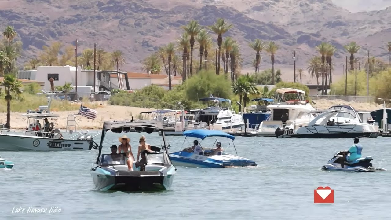 Saturday at the Bridgewater Channel - Lake Havasu