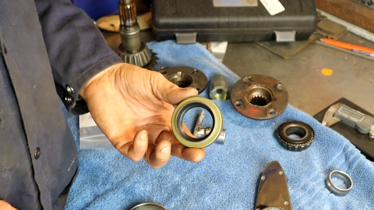 MERCEDES W108 PINION SEAL REPLACEMENT