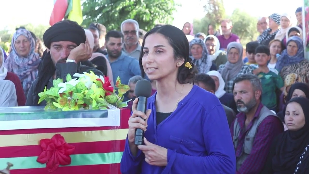 مراسم تشيّع جثمان الشهيد ديار عفرين إلى مثواه الأخير في مقاطعة عفرين والشهباء.