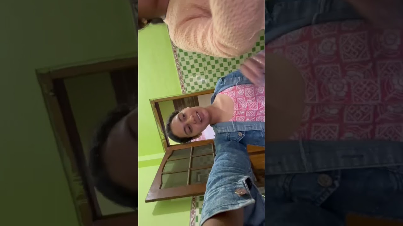 Holi me 1st bar gujiya bnayee 