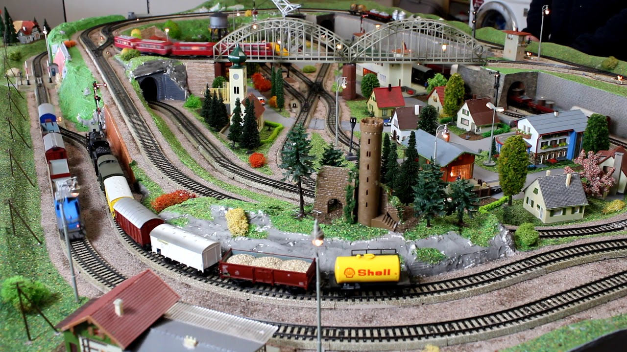 Märklin H0 Anlage Schönblick, Zugwechsel Bahnhof Zindelstein