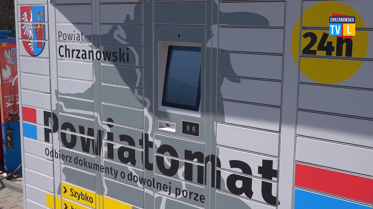 Powiatomat stanął przed budynkiem starostwa
