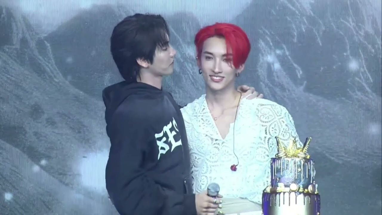 บอส ฟอร์ด พีท เซอร์ไพรส์วันเกิดโนอึล  #DTDNoeul1stConcert #Bosschaikamon #Noeulnuttarat #BossNoeul