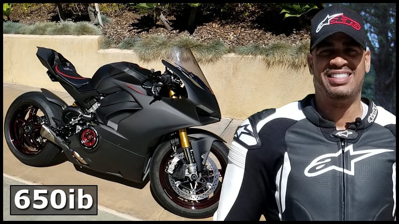 Here's WHY the Ducati Panigale V4 IS SO AWESOME!!!