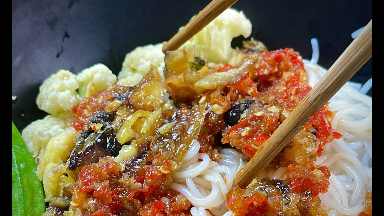 របៀបធ្វើនំបញ្ចុកទឹកប្រហុកអ្នកសៀមរាប រសជាតិឆ្ងាញ់ជាប់ចិត្ត