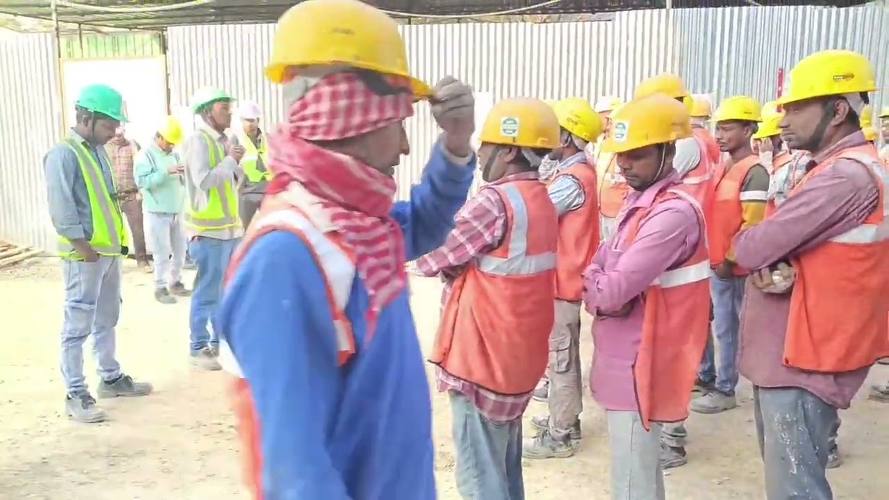 Health: Workers ki sehat ko protect karna (dust, noise, chemicals, heat se). 🫵