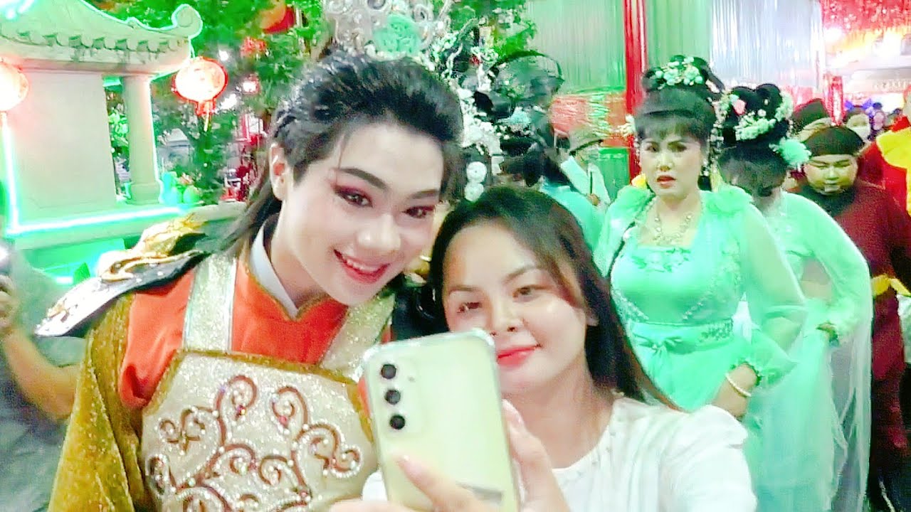 Bất nghờ Ns Trọng Nhân đan làm lễ Tôn Soái thì bị ái nữ lạ mặt chặn đường tự sướng 