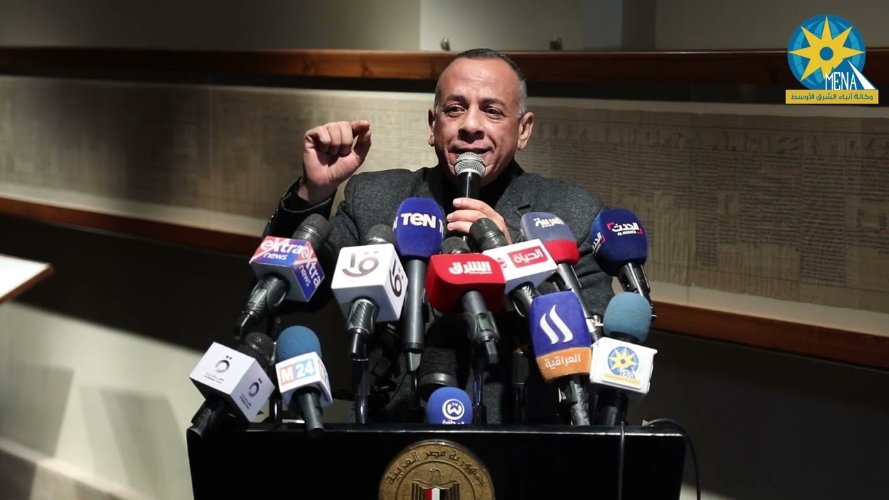 رئيس "الأعلى للآثار: "وزيري 1" أطول وأكمل بردية وتم كشفها وترميمها وعرضها بأيد مصرية