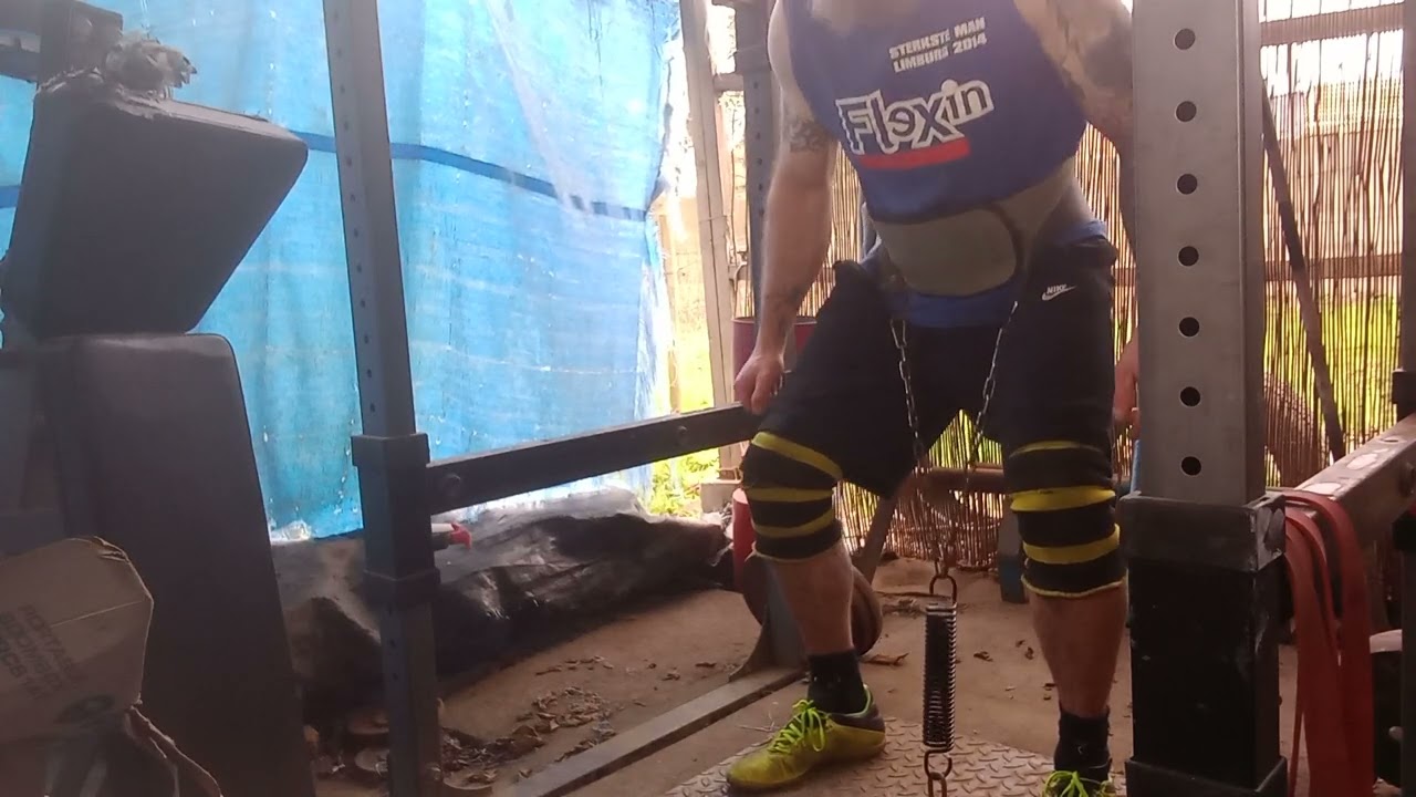 Isochain belt squat