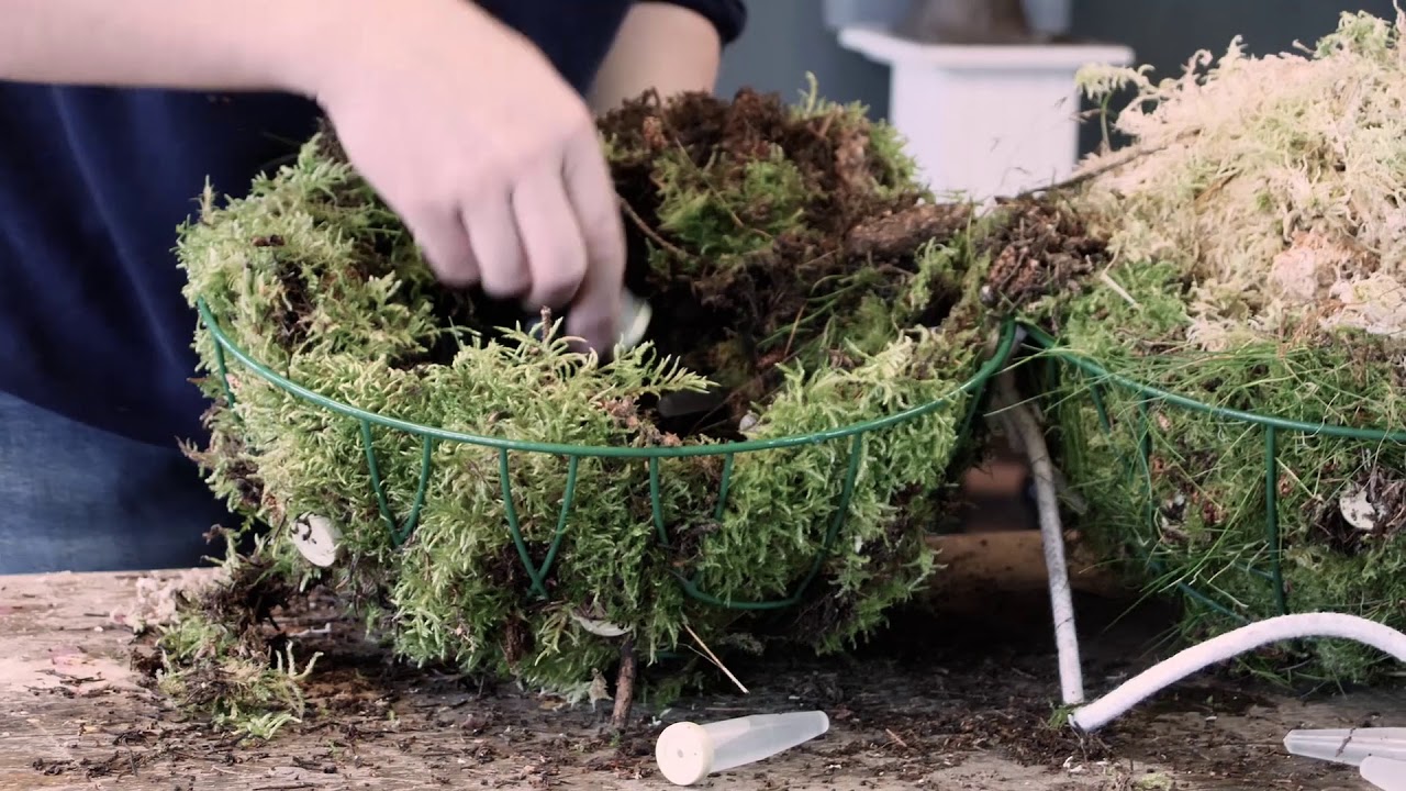 Foam free hanging floral mechanics