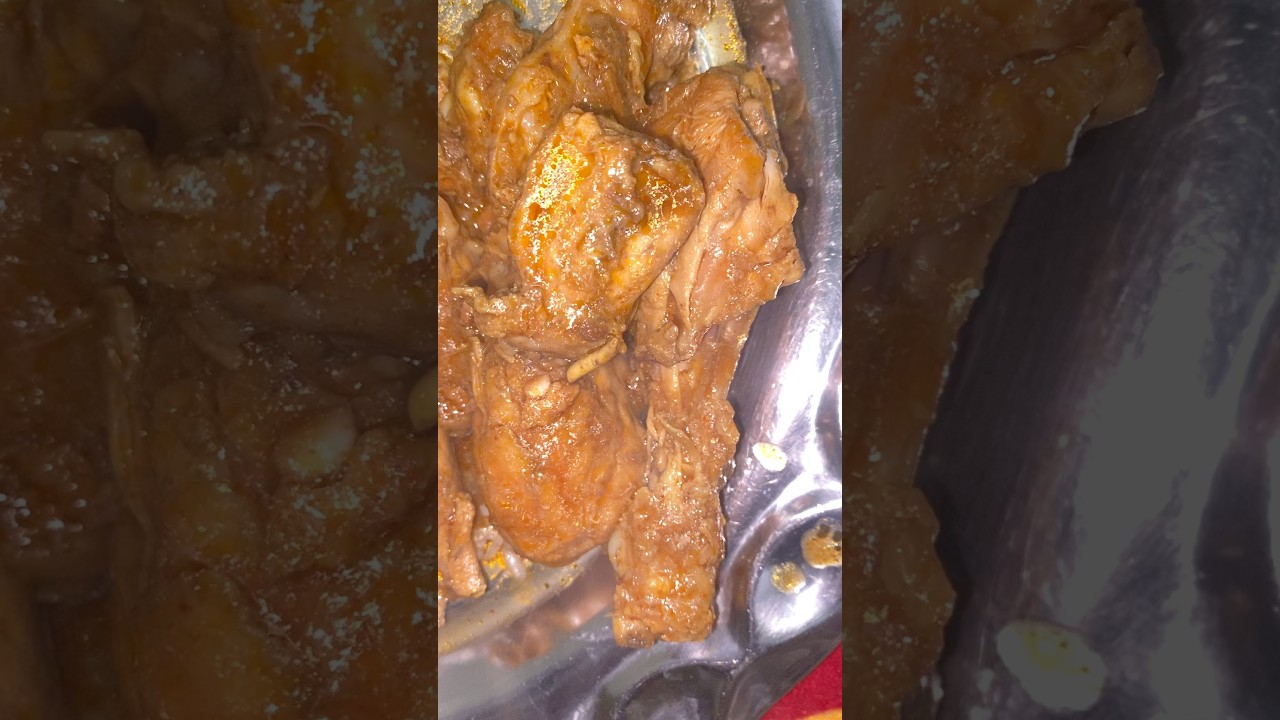 Chicken leg piece 3 Mera favorite hai Chicken .