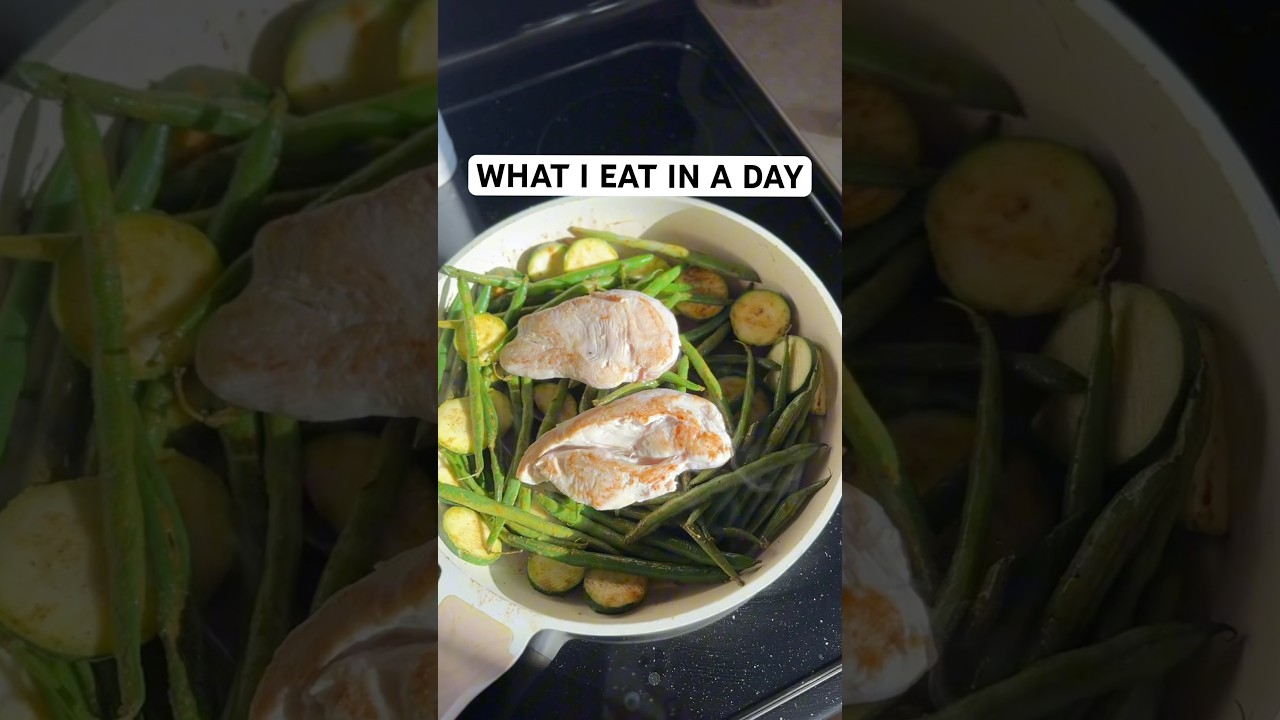 You&rsquo;re not the only girl with a big appetite 🤍 #whatieatinaday