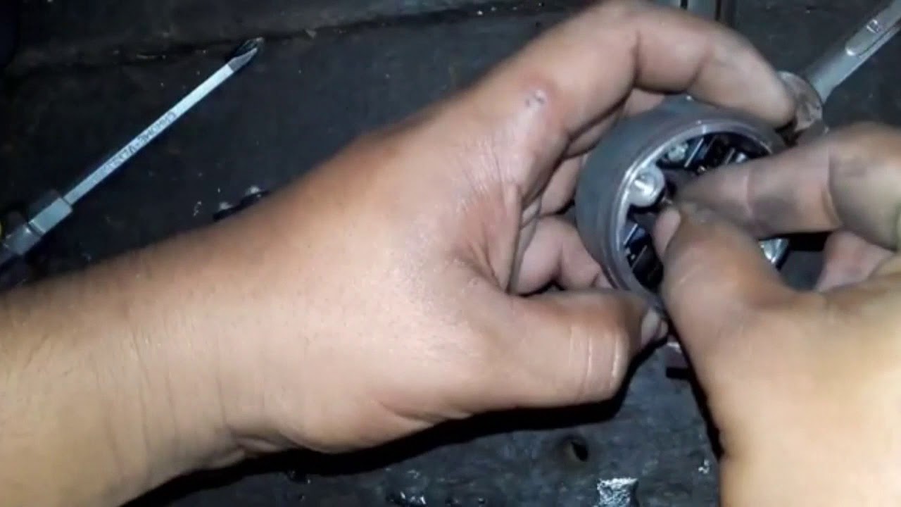 How to repair yamaha fz starter motor..