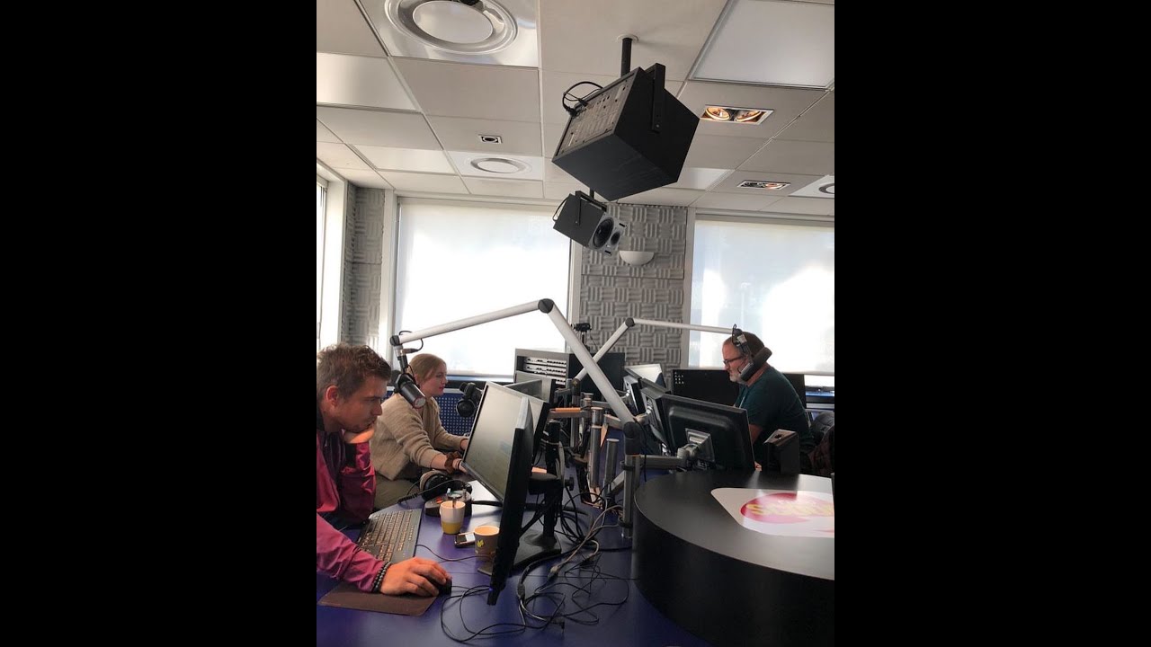VISITE DES BUREAUX DE RADIO SCOOP