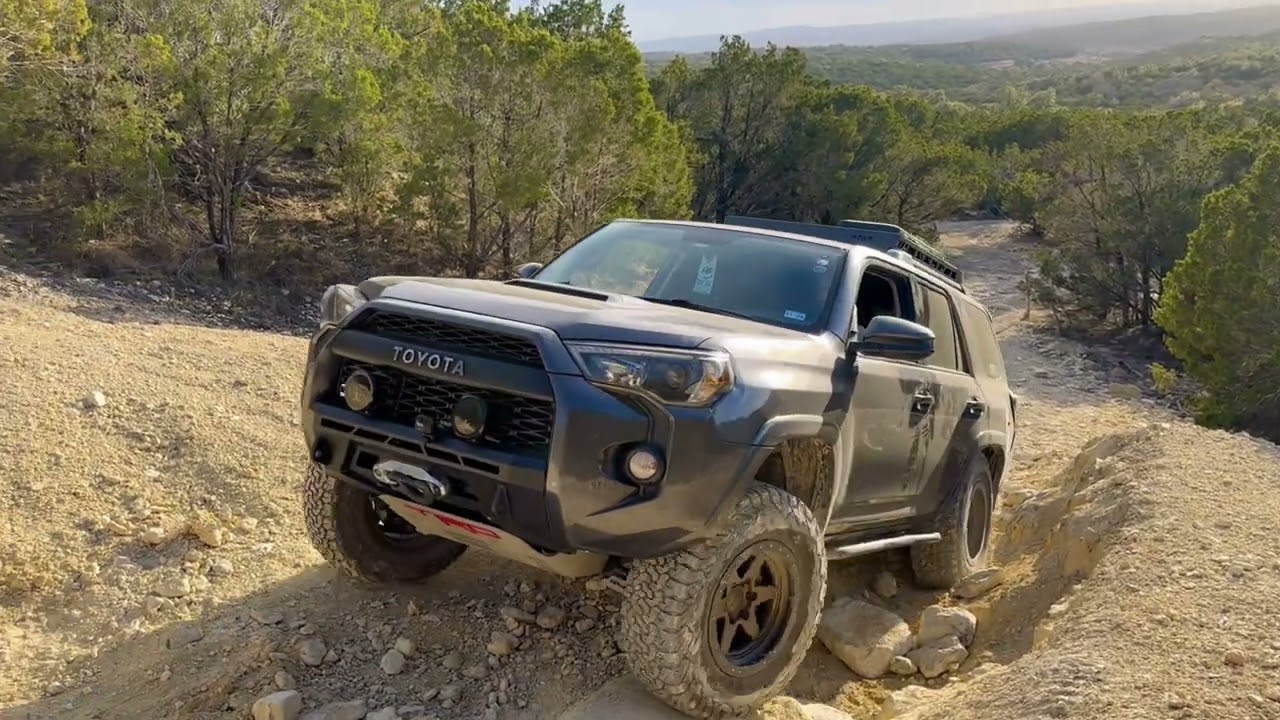 Rock Crawling, Mud Recovery & Epic Views | Hidden Falls, TX | 4Runner Trail Feat. '95 Toyota Pickup