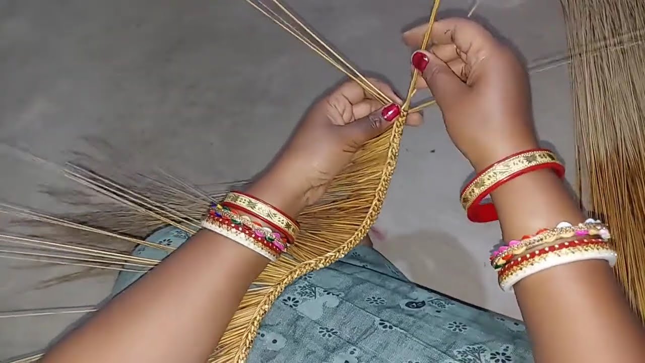 साधारण  झाड़ू घर बैठे मज़े  से बना सकते हैं// you can make a Simple & Easy broom easily  at home //