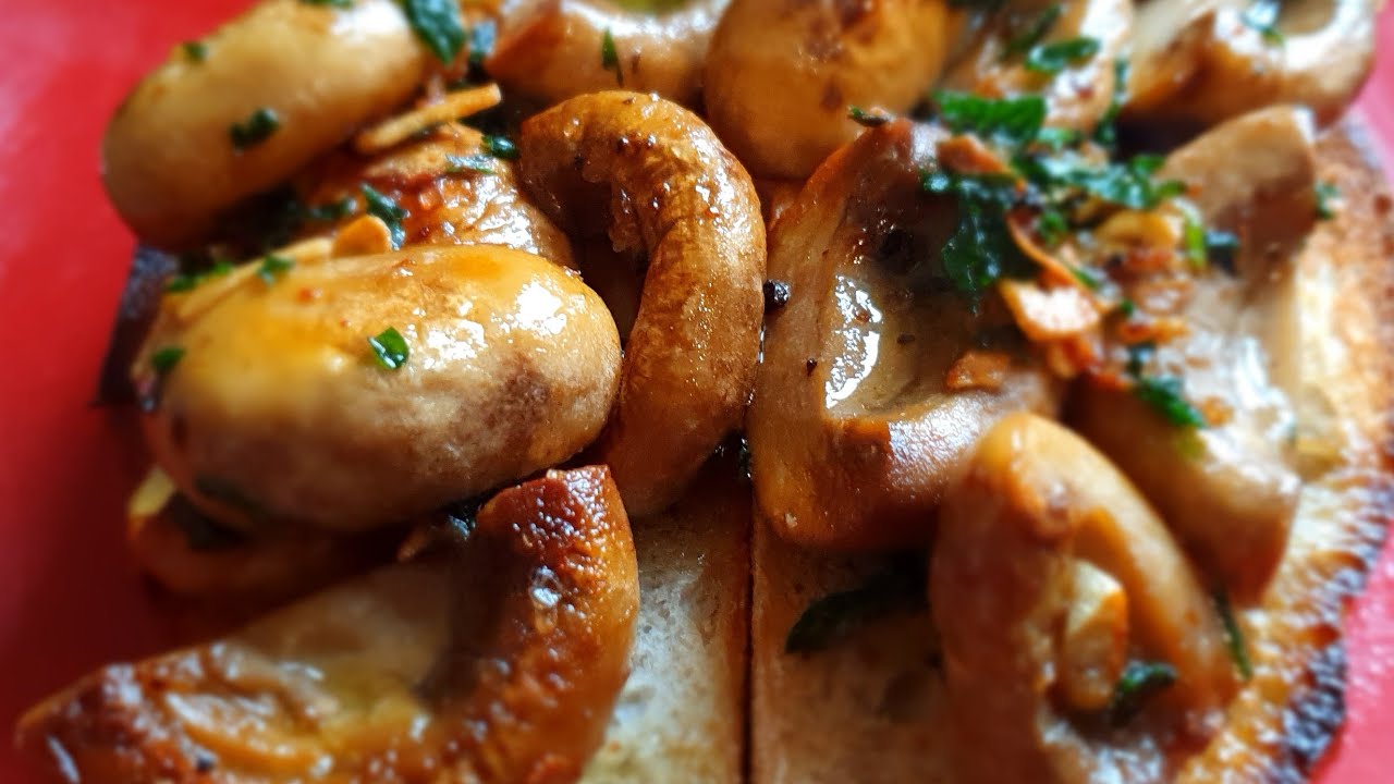 Garlic Mushrooms on Toast