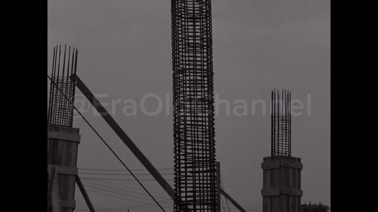 Construction of the new van Nelle factory in Rotterdam.