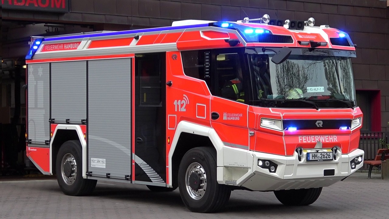 [ELEKTRISCH ANGETRIEBENE FEUERWEHRFAHRZEUGE!] - Einsatzfahrten Feuerwehr Hamburg