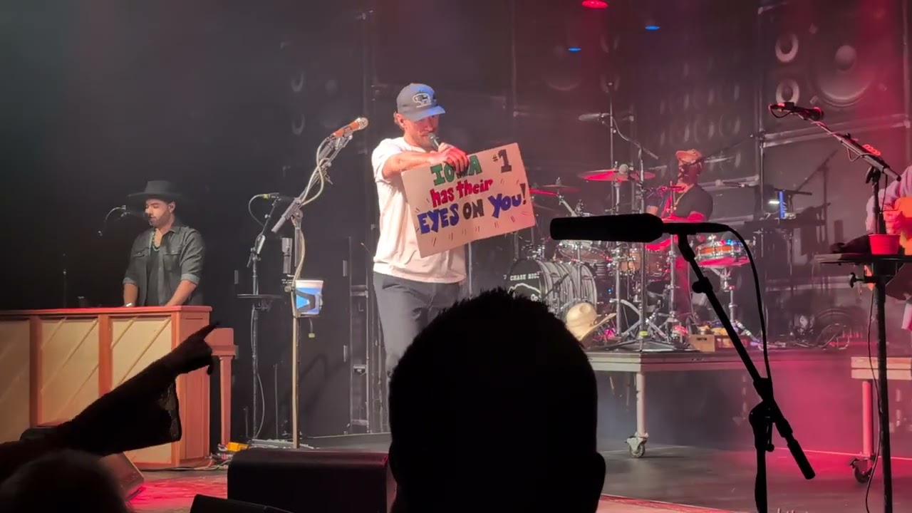 Eyes on You by Chase Rice live at the Hardrock in Sioux City, IA on 11/14/25