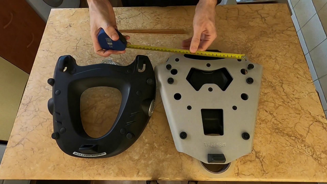 Triumph Expedition top box sliding carriage - Unboxing & GIVI comparison