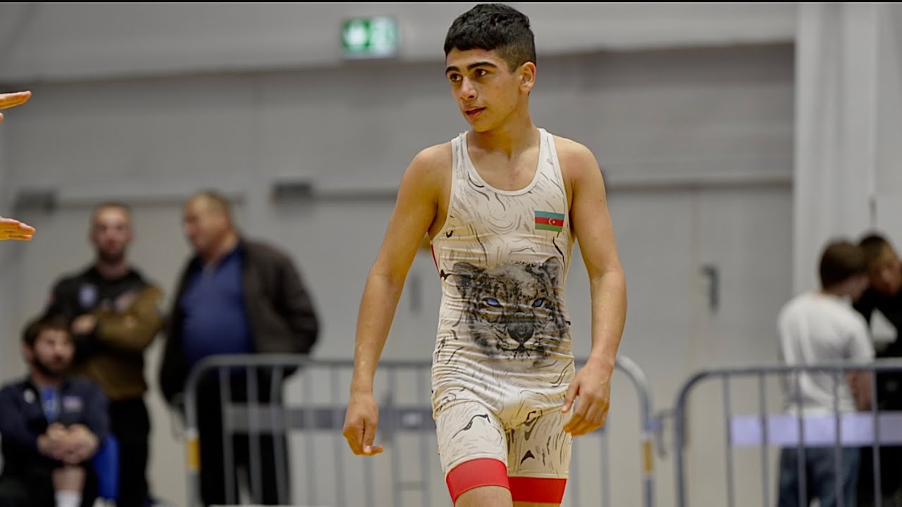 U17 Polad Gulverdiyev (AZE) vs Luka Bolkvadze (GEO) 45kg. Greco-roman boys youth wrestling.