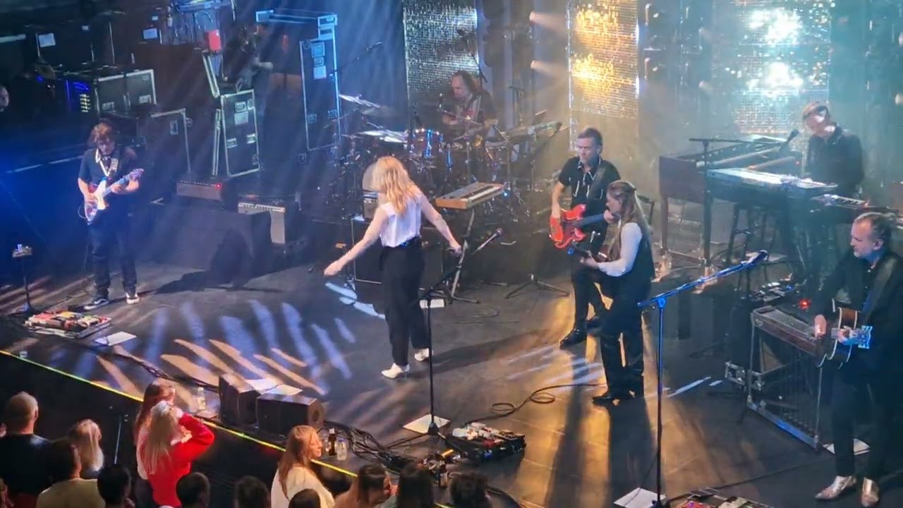 Ilse DeLange - Jolene (Doornroosje, 30-11-2023)
