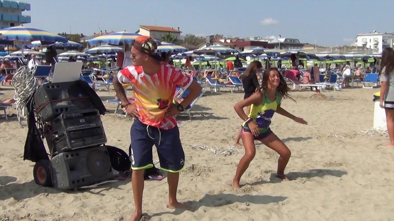 San Mauro Mare - dance on the beach - Amscat Kamasutra Do Brasil