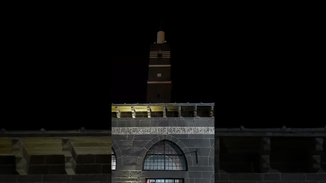 EN ETKİLEYİCİ SELA ( HAFIZ HİDAYET ) DİYARBAKIR ULU CAMİİ . MÜTHİŞ BİR SES SONUNA KADAR DİNLEYİN 😌