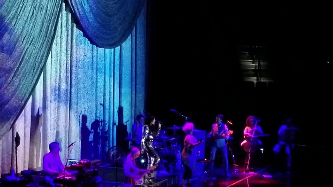 Idina Menzel 