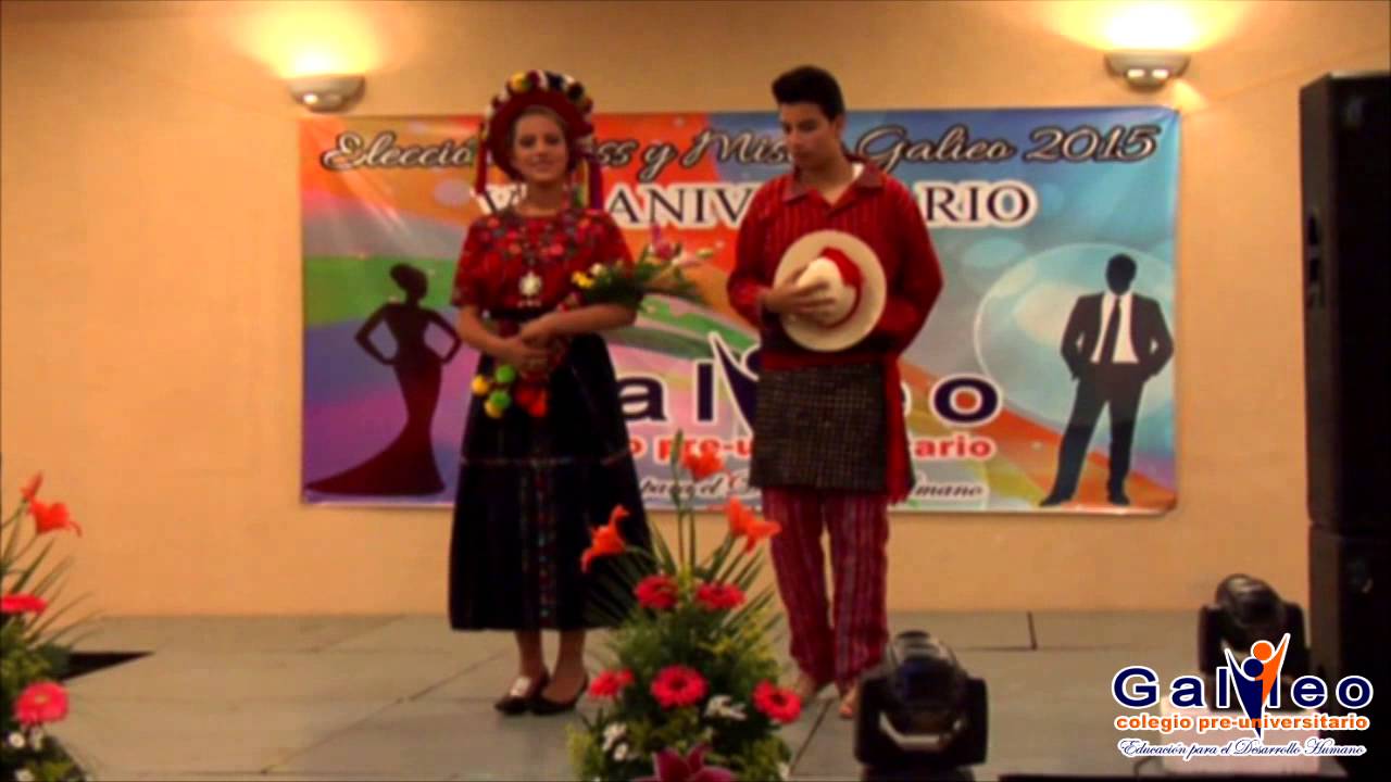 PRESENTACIÓN EN TRAJE REGIONAL