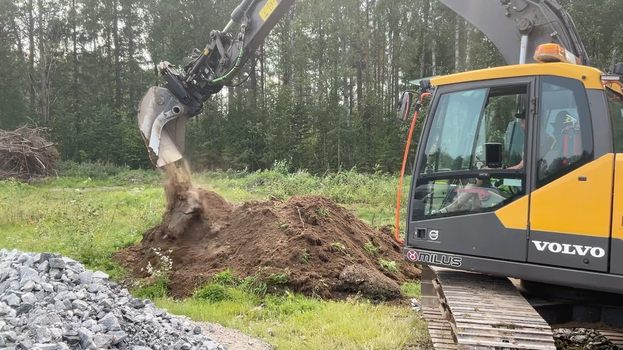 Köp Grävmaskin Volvo EC140EL på Klaravik