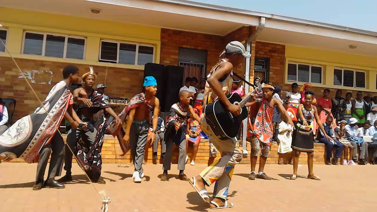 At Boitumelong secondary on heritage day 2016!Zulu