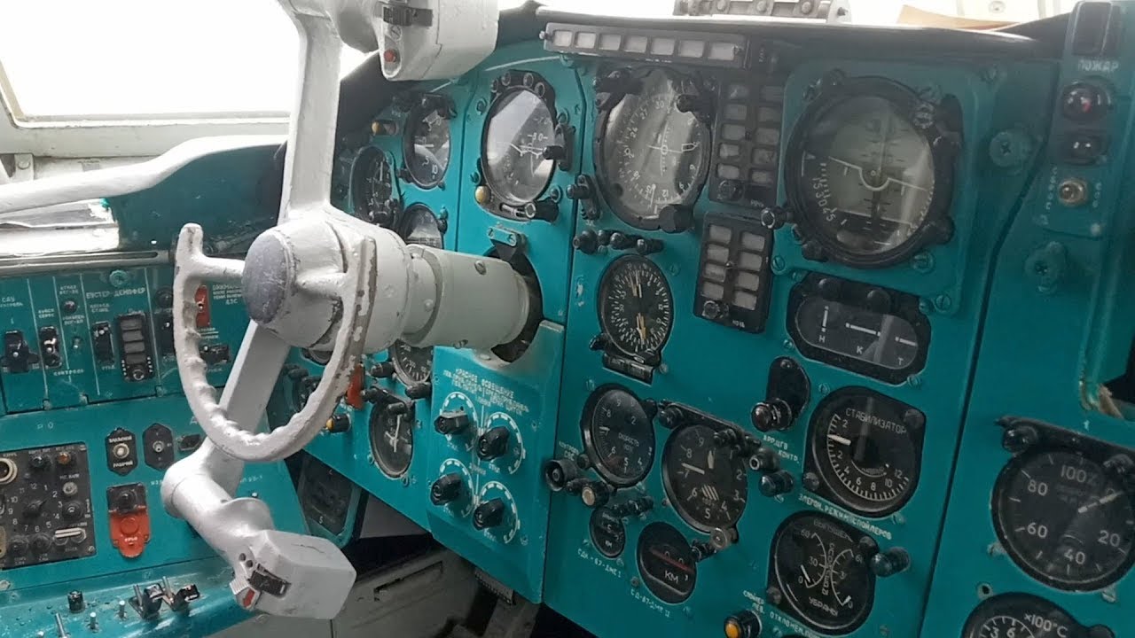 Kiev Airplane Scrapeyard (a museum of old large soviet planes). Киевский Авиационный музей. Жуляны
