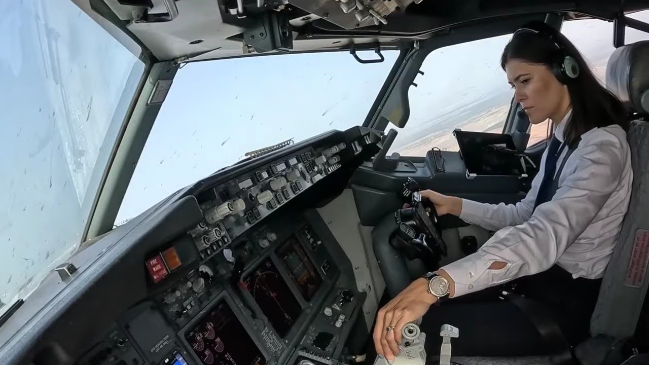 Beautiful Female Pilot Take Off And Landing Her Boeing B737-800 | Cockpit View | GoPro
