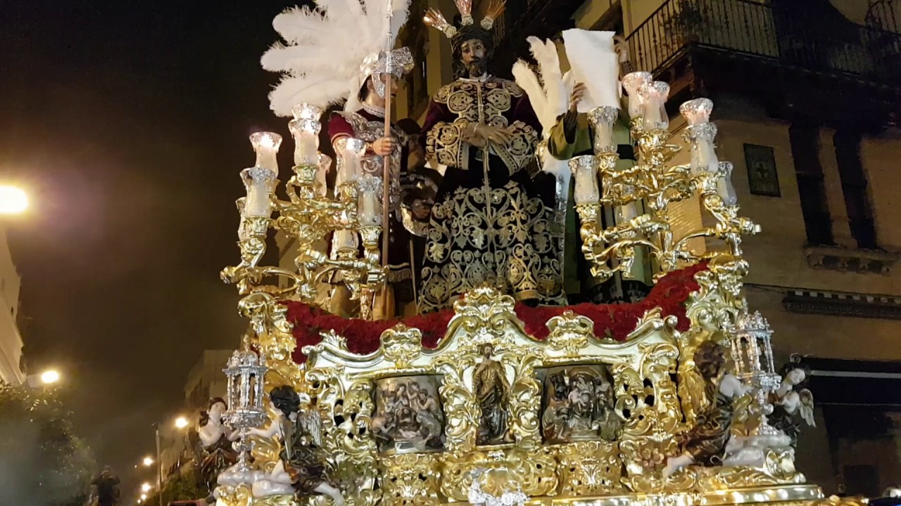 Señor de la Sentencia en el cruce de la Calle Feria con Correduria. Hermandad de la Macarena, 2017