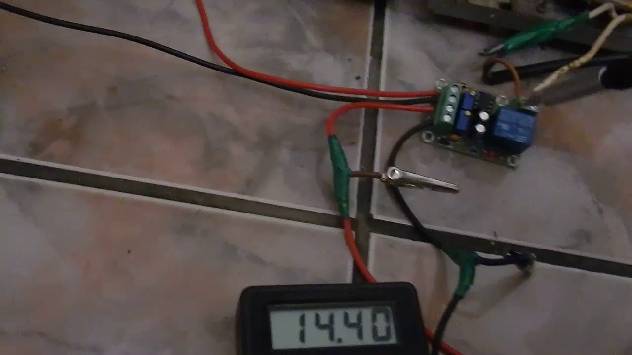 XH M601 12v car battery charge control circuit that disconnects the rectifier supply