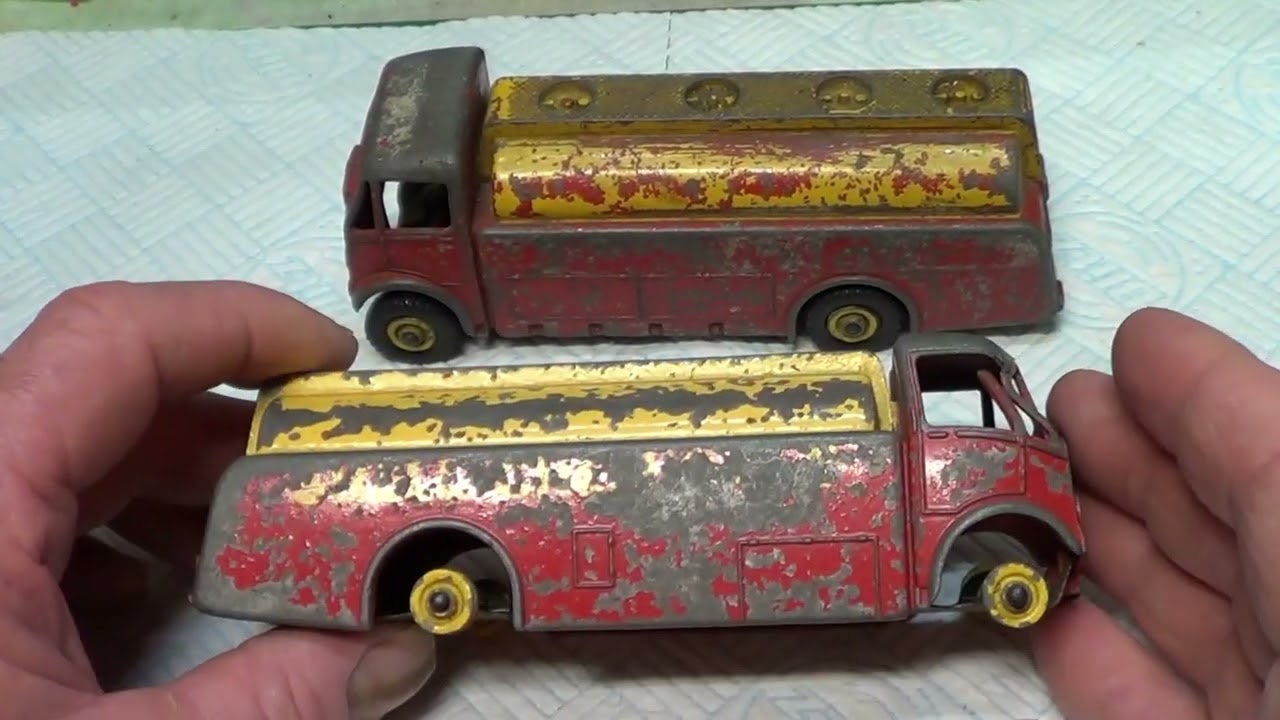 RESTORATION OF TWO DINKY SUPERTOYS A.E.C. MONARCH TANKERS.